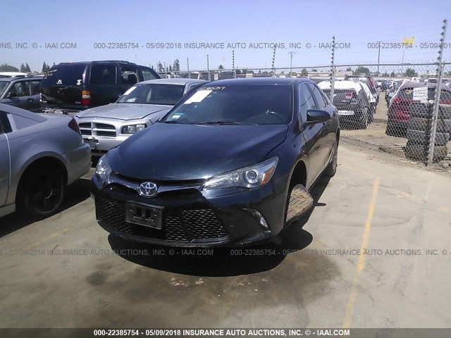 4T1BF1FK4GU145434 - 2016 TOYOTA CAMRY LE/XLE/SE/XSE BLACK photo 2