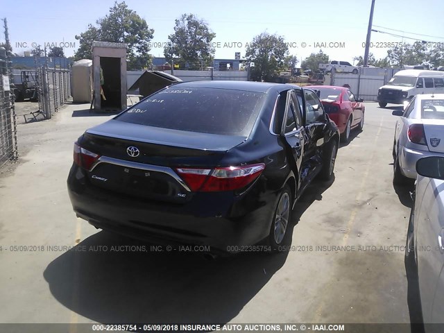 4T1BF1FK4GU145434 - 2016 TOYOTA CAMRY LE/XLE/SE/XSE BLACK photo 4