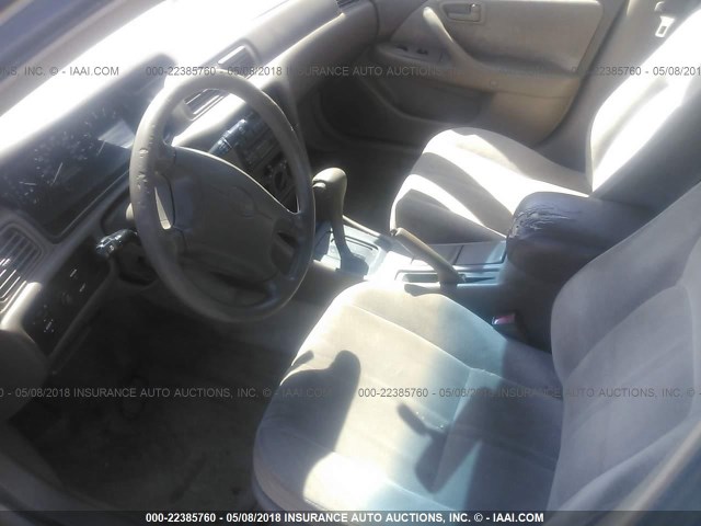 JT2BG22K2V0002542 - 1997 TOYOTA CAMRY LE/XLE ოქროსფერი ფოტო 5