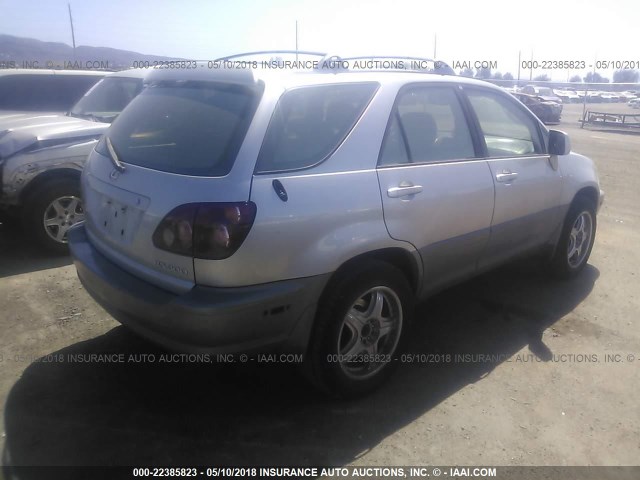 JT6HF10U3X0069678 - 1999 LEXUS RX 300 SILVER photo 4