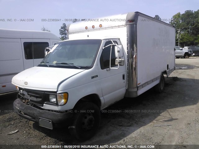 1FDWE30L4WHA45584 - 1998 FORD ECONOLINE E350 CUTAWAY VAN WHITE photo 2