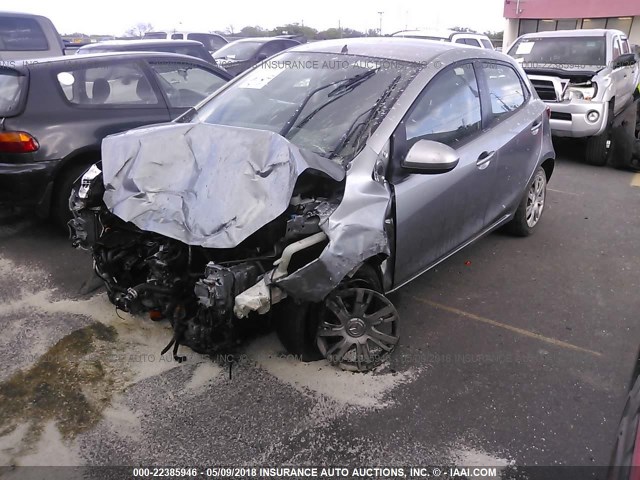 JM1DE1KYXE0182048 - 2014 MAZDA MAZDA2 SPORT GRAY photo 2