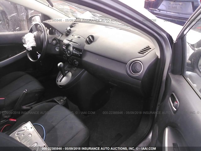 JM1DE1KYXE0182048 - 2014 MAZDA MAZDA2 SPORT GRAY photo 5