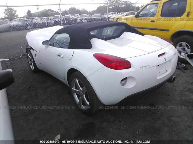 1G2MB35B47Y107804 - 2007 PONTIAC SOLSTICE WHITE photo 3