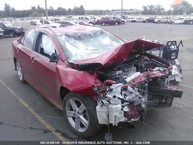 4T1BF1FK3EU765611 - 2014 TOYOTA CAMRY L/SE/LE/XLE 银色 照片 1