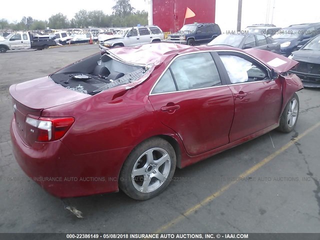 4T1BF1FK3EU765611 - 2014 TOYOTA CAMRY L/SE/LE/XLE 银色 照片 4