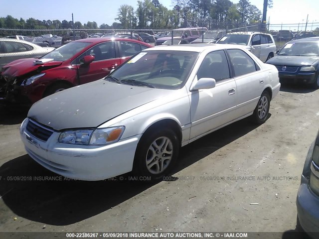 4T1BG22K61U786908 - 2001 TOYOTA CAMRY CE/LE/XLE 白色 照片 2
