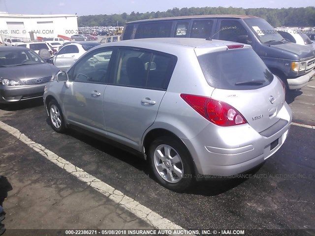 3N1BC13E18L412197 - 2008 NISSAN VERSA S/SL SILVER photo 3