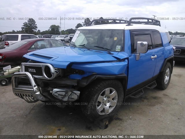 JTEBU11F970100495 - 2007 TOYOTA FJ CRUISER BLUE photo 2