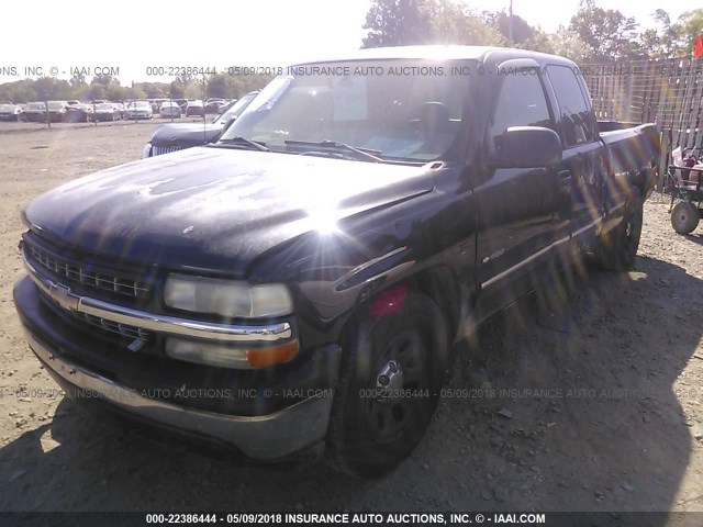 2GCEC19T321270766 - 2002 CHEVROLET SILVERADO C1500 BLACK photo 2