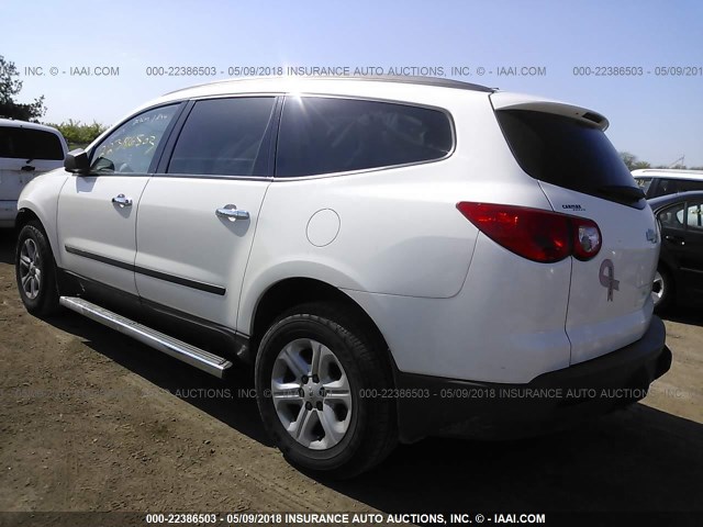 1GNKRFEDXCJ400103 - 2012 CHEVROLET TRAVERSE LS WHITE photo 3