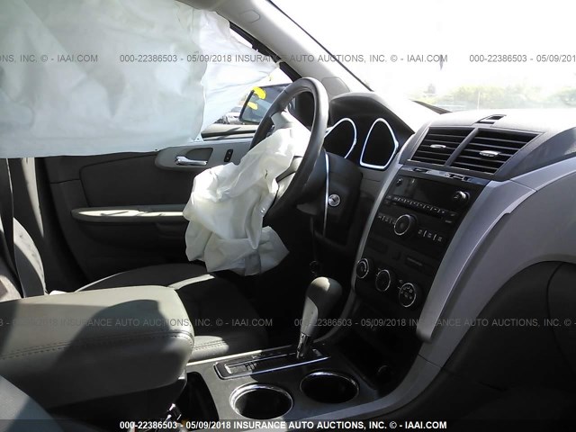 1GNKRFEDXCJ400103 - 2012 CHEVROLET TRAVERSE LS WHITE photo 5