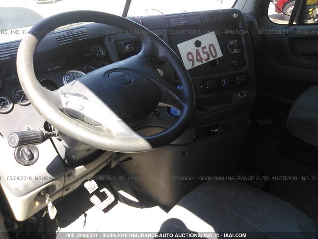 1FUJGLDR89LAH4988 - 2009 FREIGHTLINER CASCADIA 125  BLUE photo 5