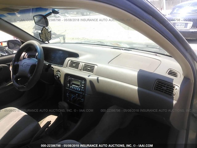 JT2BF22K8X0196032 - 1999 TOYOTA CAMRY LE/XLE Մոխրագույն լուսանկար 5