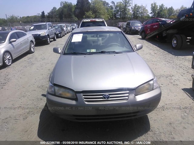 JT2BF22K8X0196032 - 1999 TOYOTA CAMRY LE/XLE GRAY photo 6