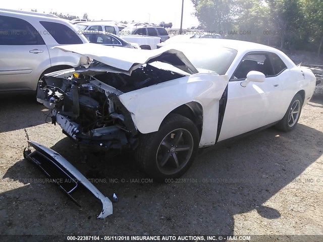 2B3CJ4DV5AH313776 - 2010 DODGE CHALLENGER SE WHITE photo 2