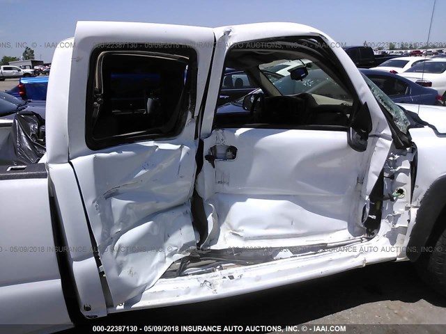 1GCEC19X67Z114562 - 2007 CHEVROLET SILVERADO C1500 CLASSIC WHITE photo 6