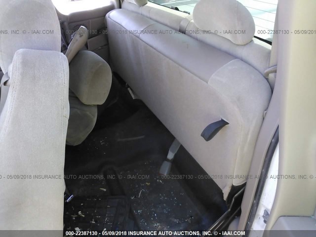 1GCEC19X67Z114562 - 2007 CHEVROLET SILVERADO C1500 CLASSIC WHITE photo 8