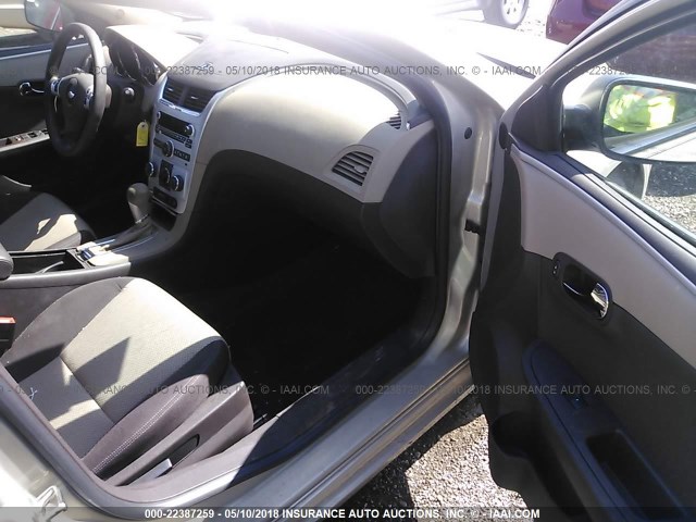1G1ZB5E03CF135233 - 2012 CHEVROLET MALIBU LS 金色 照片 5