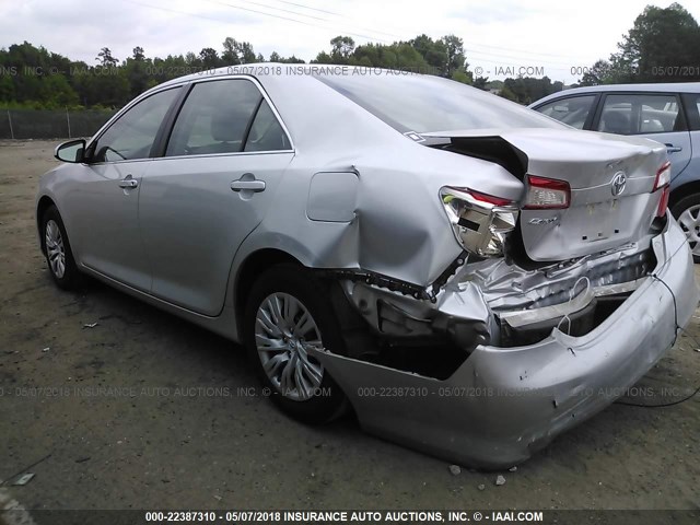4T1BF1FK8DU688944 - 2013 TOYOTA CAMRY L/SE/LE/XLE Gümüş foto 3