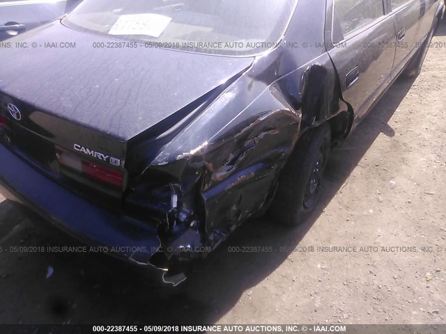 4T1BG22KXVU145315 - 1997 TOYOTA CAMRY CE/LE/XLE BLACK photo 6