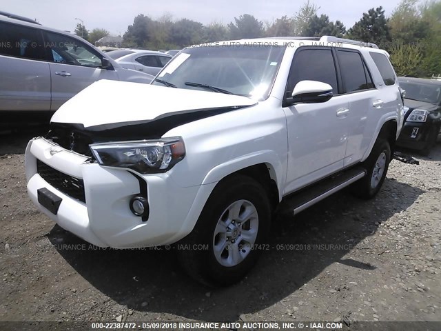 JTEBU5JR1G5310609 - 2016 TOYOTA 4RUNNER SR5 PREM/LTDL/TRAIL/TRD WHITE photo 2