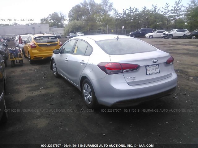 3KPFK4A79HE141790 - 2017 KIA FORTE LX SILVER photo 3