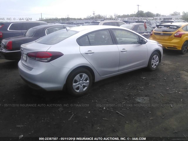 3KPFK4A79HE141790 - 2017 KIA FORTE LX SILVER photo 4