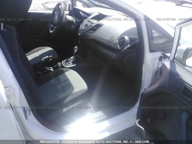 3FADP4AJ7FM160478 - 2015 FORD FIESTA S WHITE photo 5