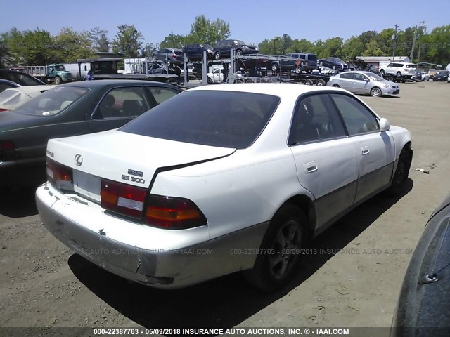 JT8BF28G9X5060519 - 1999 LEXUS ES 300 WHITE photo 4