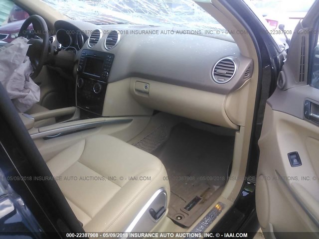 4JGBB8GB5BA653067 - 2011 MERCEDES-BENZ ML 350 4MATIC BLACK photo 5