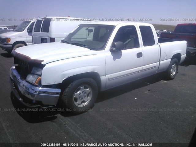 2GCEC19T831118032 - 2003 CHEVROLET SILVERADO C1500 WHITE photo 2