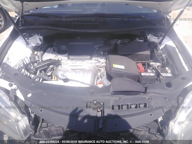 4T1BF1FK0GU144670 - 2016 TOYOTA CAMRY LE/XLE/SE/XSE WHITE photo 10
