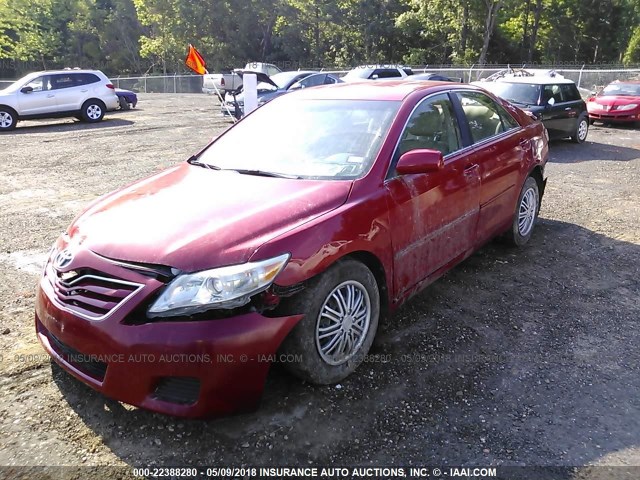 4T4BF3EK1AR074865 - 2010 TOYOTA CAMRY SE/LE/XLE RED photo 2