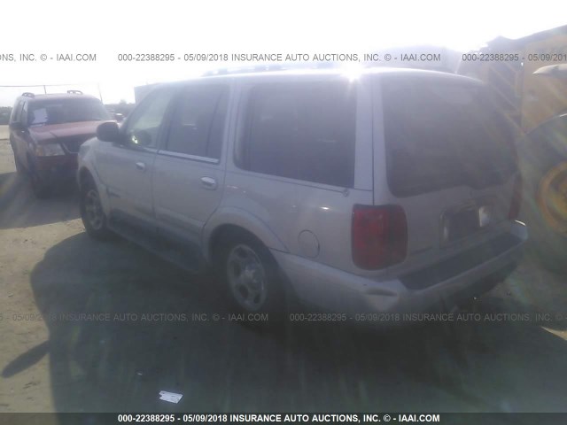 5LMPU28L6WLJ48697 - 1998 LINCOLN NAVIGATOR 银色 照片 3