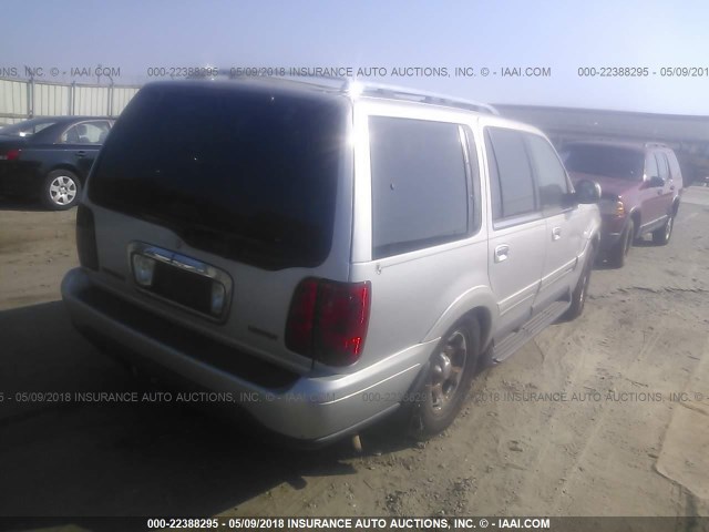 5LMPU28L6WLJ48697 - 1998 LINCOLN NAVIGATOR 银色 照片 4