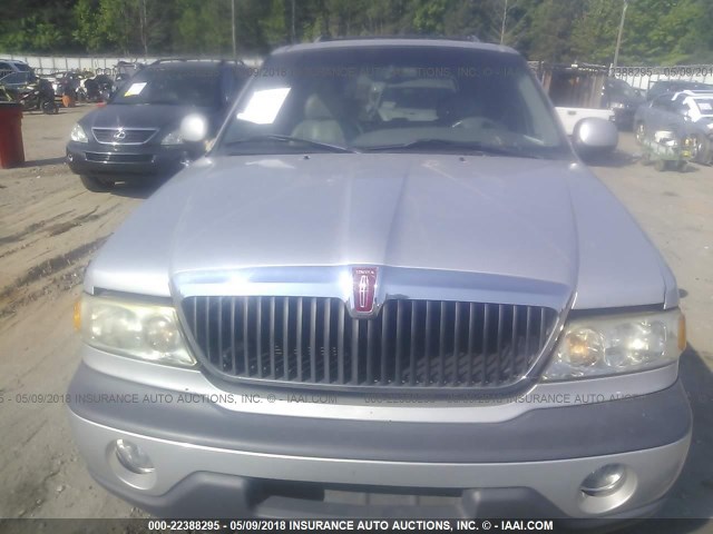 5LMPU28L6WLJ48697 - 1998 LINCOLN NAVIGATOR 银色 照片 6