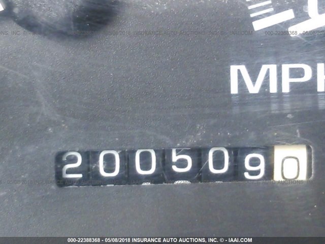 1GYEK63R3YR219985 - 2000 CADILLAC ESCALADE LUXURY თეთრი ფოტო 7