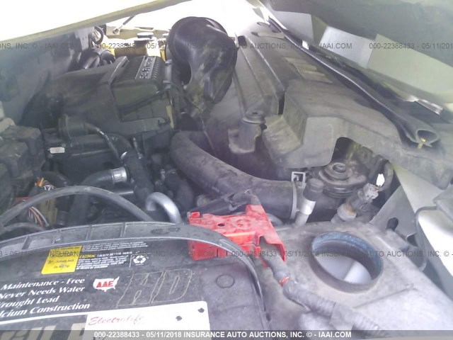 5LMFU28515LJ15604 - 2005 LINCOLN NAVIGATOR WHITE photo 10