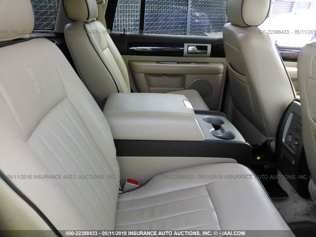 5LMFU28515LJ15604 - 2005 LINCOLN NAVIGATOR WHITE photo 8