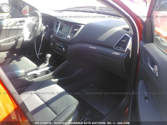 KM8J33A2XHU366822 - 2017 HYUNDAI TUCSON LIMITED/SPORT AND ECO/SE ORANGE photo 5