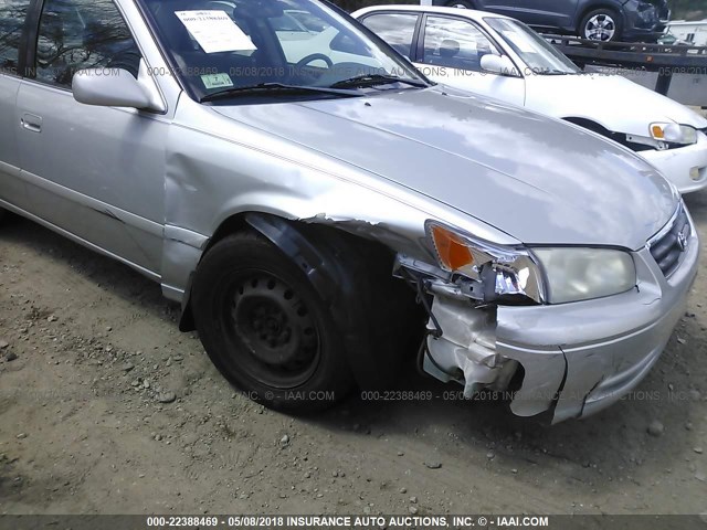 4T1BG22K91U112641 - 2001 TOYOTA CAMRY CE/LE/XLE 银色 照片 6