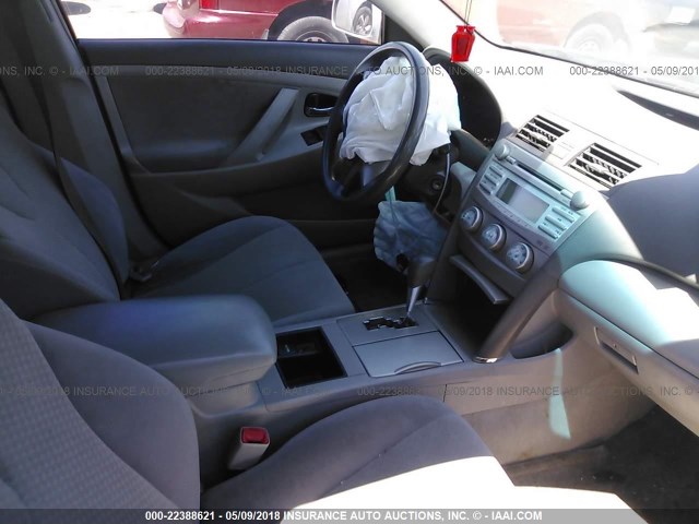 4T1BE46K69U326509 - 2009 TOYOTA CAMRY SE/LE/XLE 银色 照片 5