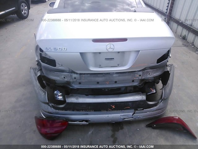 WDBSK75F75F092591 - 2005 MERCEDES-BENZ SL 500 银色 照片 6