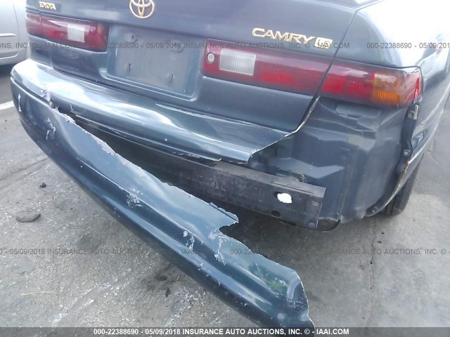 4T1BG22KXVU070485 - 1997 TOYOTA CAMRY CE/LE/XLE 绿色 照片 6
