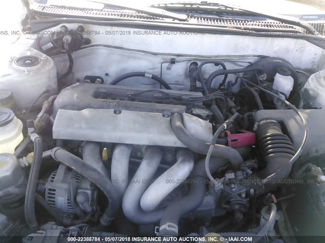 1Y1SK5285WZ425846 - 1998 CHEVROLET GEO PRIZM LSI WHITE photo 10