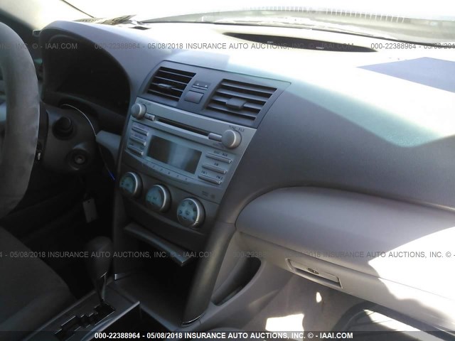 4T1BE46K99U402370 - 2009 TOYOTA CAMRY SE/LE/XLE GRAY photo 5