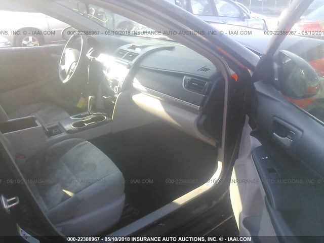 4T4BF1FK6CR182243 - 2012 TOYOTA CAMRY SE/LE/XLE 黑色 照片 5
