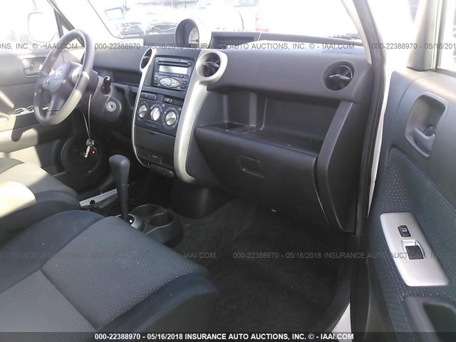 JTLKT324164124561 - 2006 TOYOTA SCION XB თეთრი ფოტო 5