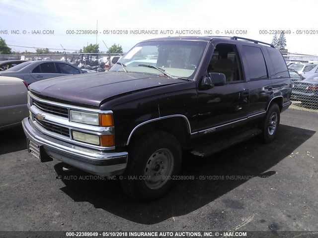 1GNEK13R3VJ389029 - 1997 CHEVROLET TAHOE K1500 PURPLE photo 2